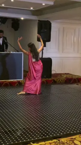 💃💃 #sobana #sobanadancecover #dancecover #srilankan_tik_tok🇱🇰 #srilanka #fyp #foryou #onemillionaudition #fypシ #grwm #memories #viral #saree 
