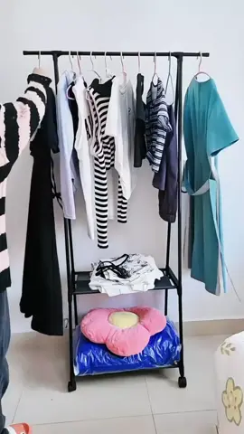Gantungan stand hanger segitiga #standhanger #gantunganbaju  #gantunganbajuserbaguna #tiktokshopindonesia 