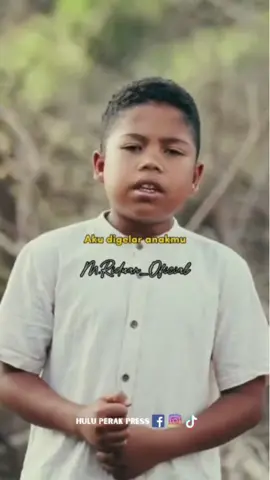 Lagu ini dinyanyikan oleh adik Amir Sisi Selepas muncul juara dalam program nyanyian, The Chosen One, penyanyi cilik berusia 13 tahun, Amir Sisi muncul dengan single sulung berjudul Ayah Ibu. Terdahulu, Amir melakar sejarah apabila menjadi anak Orang Asli pertama yang menjuarai program realiti nyanyian di Malaysia. Lagu ciptaan Ikhwan Fatanna itu berkisar mengenai pengorbanan bapa dan ibu dalam membesarkan anak-anak. Mesej yang ingin disampaikan dalam lagu ini juga begitu dekat dengan kehidupan Amir sendiri yang berasal dari kawasan pedalaman. Amir dari suku Temiar yang berasal dari Pos Kemar, Gerik, Perak berkata, dia gembira apabila dapat menyanyikan lagu itu yang juga hadiah daripada Rocketfuel Entertainment atas kemenangannya dalam program realiti berkenaan. 