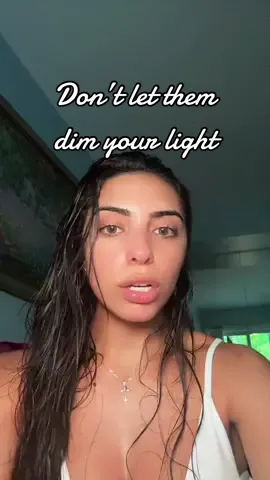 Dont let them dim your light :)  #carolynsilva #mindset #advice #relationships #dating #breakup #confidence #insecure
