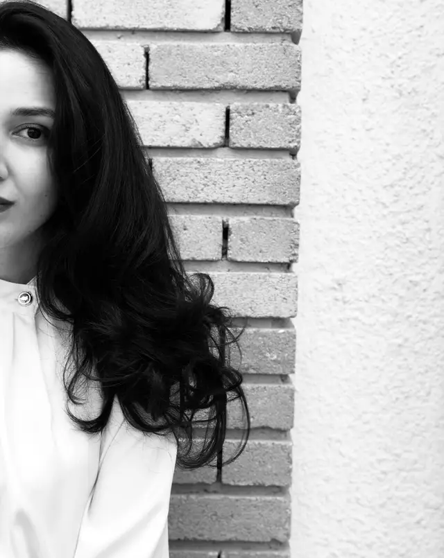 مُحاطة بالأحبة لذلك قلبي دوماً في مأمن🤎.