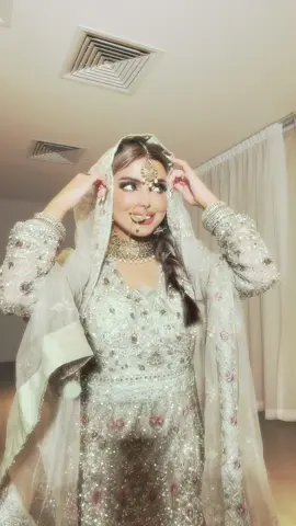 اللوك الهندي🇮🇳 الارتست: @Sara alsubaieساره السبيعي وتصوير: @HALA هلا الجهوري #رزان_عبدالله #fyp #india #indian 