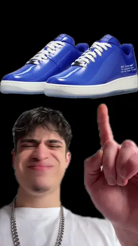 90k en insta? @YERAYGALIL Las air force 1 mas feas del mundo #greenscreen 