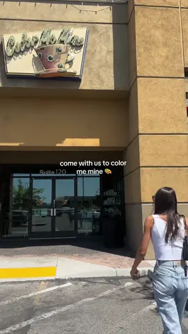 We had so much fun 🥹 I can’t wait to see how they turn out!! #fyp #contentcreator #pottery #colormemine #lasvegas #familyactivities #djerfavenue @jess 