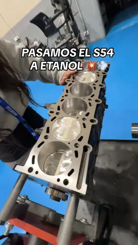 Esto ya está en marcha chavales🔥💨Después de la tormenta ,toca disfrutarlo porfin!! Estamos en AJMOTORS🫶  #motorroto #Motorsport #rebuild #engine #s54 #bmwe30 #rc #pistons #rods #pistones #bielas #etanol #m3e46 #ajmotors #relacion #compresion #yanidrift #yanidiaz #circuito #motor #reconstruccion