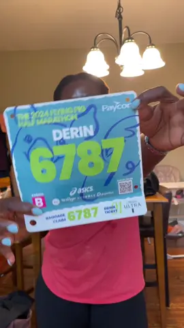 Picked up my race packet for my half marathon and got some FREE goodies! 😍 #Flyingpig #Halfmarathon #Halfmarathontraining #Runtiktok #Blackgirltiktok #Blackgirlsrun #Anesthesiaresident 