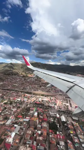 Aterrizando en Cusco #Cusco #travel #flight 