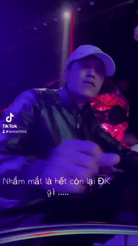 Nhắm mắt là hết còn lại dk gì ....