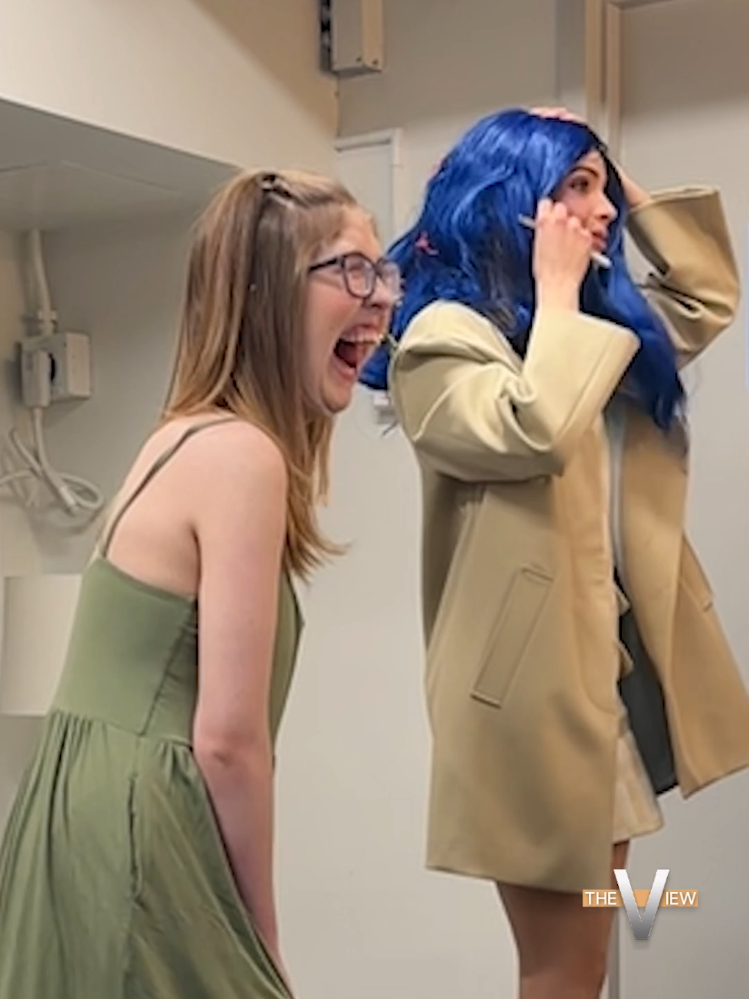 Sofia Carson helped to grant the wish of @makeawishamericakid and Descendants superfan Mya - who shared her 13 year struggle with rare brain and spine tumors on @theviewabc. The two hung out backstage and sang the 'Descendants 3' song 'One Kiss' together! ❤️