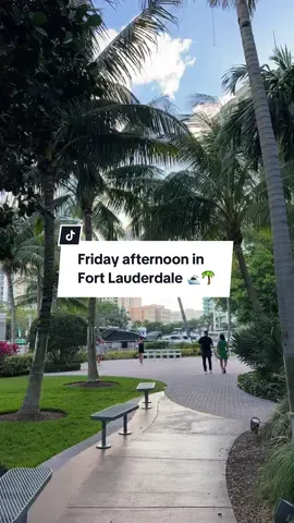 Usually I go for a long walk after work and read at the beach closest to my apartment, but I'm glad I switched it up and explored somewhere new today! Love my life here ☺️🙌🏽✨ #southflorida #floridagirl #ftlauderdale #fortlauderdale #lasolasriverfront #lasolas #fridaynight 