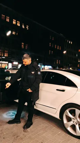 #CapCut #urfalı63 #arslan #hüzün #keşfet #berlincity #mercedesbenz 