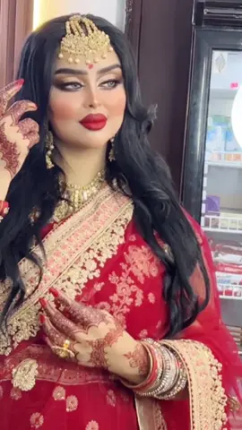 من كواليس جلستنا للترند الهندي ❤️🔥🙏 مع المودل الجميلة @🇱🇾وديان أبـوشعالة🇱🇾🫶🏻  ميك اب ارتست هبه ❤️ شغل الحنه خلود ❤️ شغل الاظافر هاجر ❤️ شغل الشعر خلود ❤️  والبدلة من محل التخليلة الغني عن التعريف ❤️🔥 @التخليلة للملابس الت 