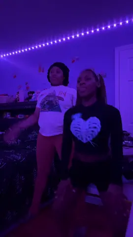 Girl this y ima sisters girl😂😂 even though we get on eachothers nerves @La’Tara✨