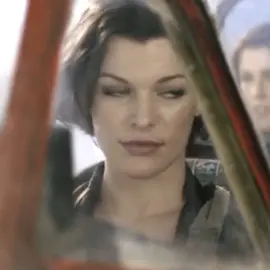 a mamãe chegou! scp: @Lu1svlxzs 💋 #ALICEABERNATHY #aliceabernathyedit #residentevilafterlife #millajovovich #millajovovichedit #abernasthy #mcmae 