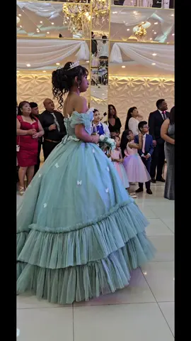 Recepciónes  Babilonia Pantalla para ese Saludo tan Especial, capturando  Momentos #VoiceEffects #mesadebocaditos #callao #pantalla #15años #15añosmamahija #callao 