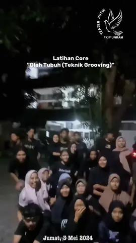 Hallo Mimin Spill Sedikit keseruan Latihan Tadi malam nih.... Latihan dengan metode teknik Grooving  agar nanti ketika diatas panggung pemain saling percaya satu sama lain, dan saling bekerja sama untuk keseimbangan diatas panggung #teater  #teaterindonesia #teaterputihfkipunram  #universitasmataram #mataram #lombok #ntb  #teaterindonesia #olahtubuh #fypシ 
