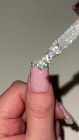 🪩✨ #flashnails #reflectivenails #holonails #frenchnails #nailtutorial #paznokcie #gelnails #uñas #unhasdecoradas #dc #dlaciebie #foryou #fypシ゚viral #viralnails @Indigo Nails 