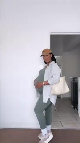 🤍 #bumpstyle #pregnancytiktok #pregnancyoutfitinspo #pregnancy 