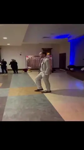 #мужикфлексит #тинвскtinwsk #on #fyp #tinwsk #фон #щитпостингубивает #foryou #илинет #kristinkailinet #тинвск #щитпост 