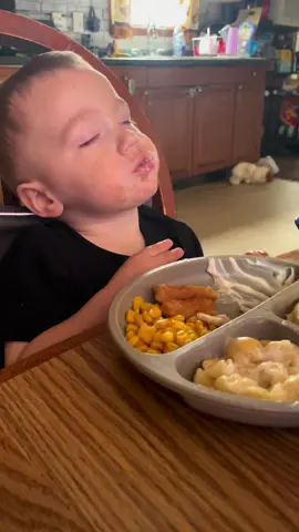 He wouldnt take a nap all day. So, he just decided to take a nap while eating dinner #fallingasleepwhileeating😂👨 #boymamalife💙 @Court Stutzman 