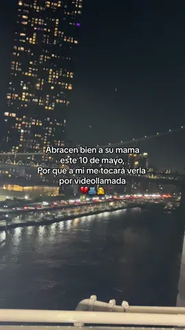 Por una pantalla como todos los días. 😞🥺😥🇺🇸💔💔💔💔 #parati #trsite #fypシ #mama #xyzbca #paratiiiiiiiiiiiiiiiiiiiiiiiiiiiiiii #frases #usa 