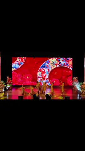 Một bản đầy đủ hơn của “Máu đỏ da vàng”🔥🇻🇳 cùng @Team Múa - Đội Văn Nghệ NEU #halinhnangdong #múa #maudodavang #erik #xuhuong 