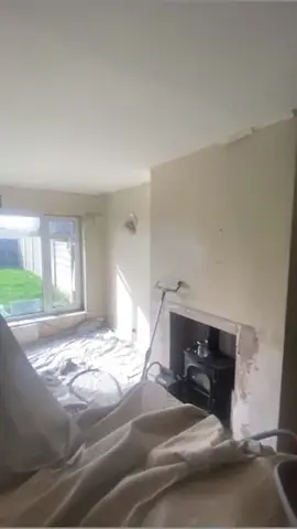 Big Job this week fully stripped all walls and ceiling and re-lined and then all painted what a transformation! #fypp #bookedup #share #favorite #foryoupage #rochdaleafc #oasis #liningpaper #painted #arch #decoration #homedecor #homerenovation #purdy #purdybrush #viral #trending #trendingvideo #professionalpainter #velsparpaint #signaturestyledecorators 