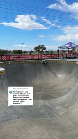 Replying to @Lindsey Defoor omg this comment is amazing and reminds me how important it is to have female representation in skateboarding!! This was my first time skating at the @Vans in Huntington Beach!! This bowl was so gnarly and super fun! Shoutout to my friend Deise for pushing me to skate this 💖💖