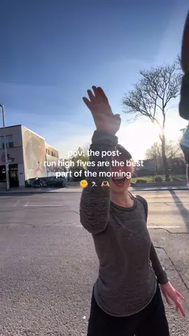 the best vibes!! ⚡️🤩 #riseandruncrew#riseandrun#runclub#Running 