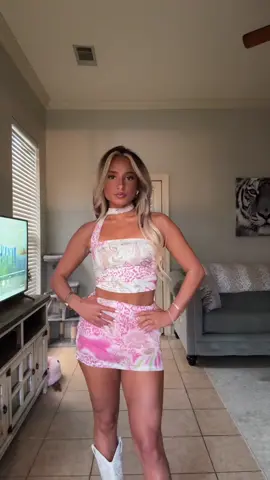 in love with this set 🌸🐆 #OOTD #outfit #matchingset #tiktokshop #goingoutfits #summerclothes #Summer 