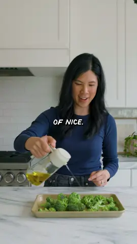 Testing a 2-in-1 Oil Sprayer from Amazon! #tiktokmademebuyit  #amazonfinds 