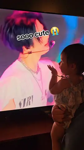 everyone omgggg 😭😭😭 #babyengene #engene #enhypen #enhypen_belift #enhypenjay #enhypenjake #enhypenengene #enhypenniki #enhypensunoo #engenes #engeneさんと繋がりたい #cutebaby #babymaia #fyp #babytok #babysoftiktok #kpop #kpopfyp #kpopstan #kpopgirl 
