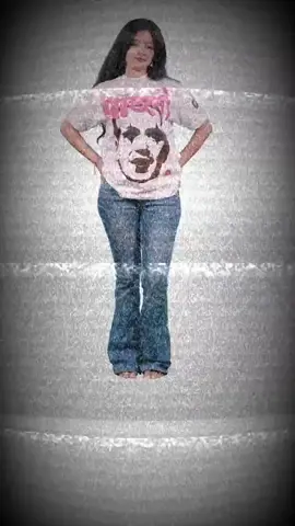 1 Graphic T-shirt 7 Ways to Style ｜ Monday to Sunday Tee Style Challenge ｜ Jhanvi Bhatia