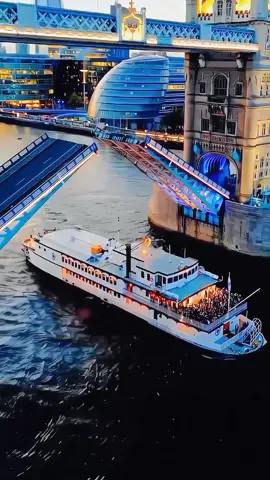 Uk 🇬🇧 not a place it's a feeling ❤️ 😍 🇬🇧 #ukphotography24 #photography #Fyp #tiktok #viralvideos #100kviews #duet #repost #likeforfollw #Fyp #unfrezzmyaccount #Grow #account #LearnOnTikTok 