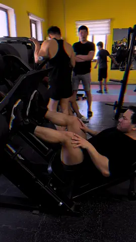 LEG DAY - #qaraqalpaqstan #nukus #uzbekistan🇺🇿 #gym #gymmotivation #gymrat #gymreels #relatable #discipline #explore #explorepage #powerlifting #deadlift #peace #healing #Fitness #MentalHealth #sports #world #workout 