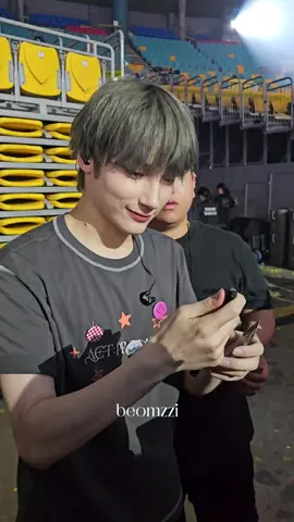 He’s handsome #hueningkai #휴닝카이 #txt #txtbighitent #txtmoa #txtedits #tomorrow_x_together #tomorrowxtogether #투모로우바이투게더 #fyp #fypシ 