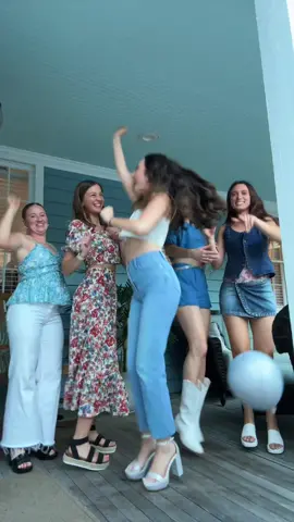 MAMA MIA @mads 💍💍🍾🪩🪩 