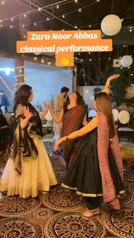 #trending #foryourpage #showbiz #zaranoorabbas #dance #viral #deartiktokteamdontunderviewmyvideos #plzunfrezemyaccount #plzviral🥺🥺🙏🙏foryoupage 