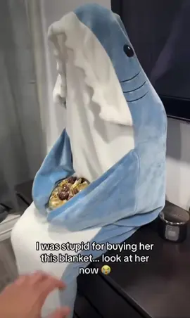She’s a basket case 😭  #viralfinds #viral #foryoupage  #couplegoals #sharkblanket #trending #cozyshark #fy