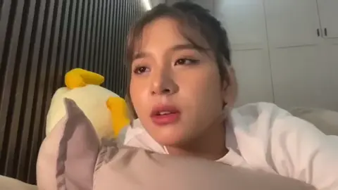 kucing sama orangnya sama sama lucu #jkt48 #showroom #zeejkt48 #zee #fyp @zee 