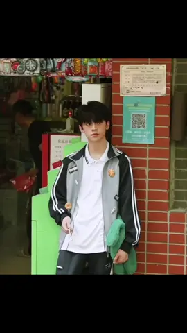 《2Sides》——Chapter.0522 Boy in the city 17 year old . Let's wait for this prince to turn 18 years old 😻#tahang #左航 #zuohang #stellaloveleft #tfgiatocf3 #transformproject #xuhuong #xuhuongtiktok 