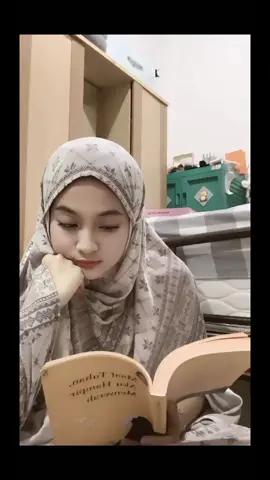 Boleh Ngegame, Boleh Ngerank, Boleh Mabar.. Tapi jangan lupa kewajiban ya 🥺😇 #sholawat #hijabers #limawaktu #cewekkalem #foryou #xyzbca #fyp 
