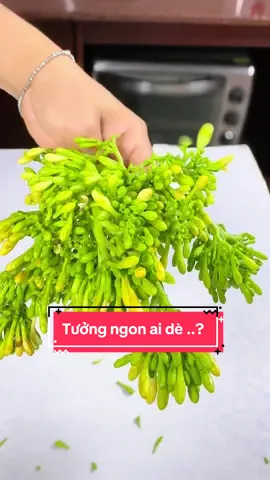 Hời ơi nhìn sơ qua mấy bà tưởng đây là bông thiên lý phải không nhưng ăn vô một cái là điếng người luôn á ... #bepcuagiao #LearnOnTikTok #vairal #viralvideo #reviewanngon #bongdududuc 