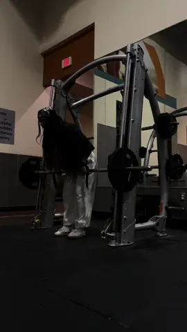 “nobody could ever understand you” #gym #GymTok #gymmotivation #gymistherapy #gymgirl #girlsthatlift 