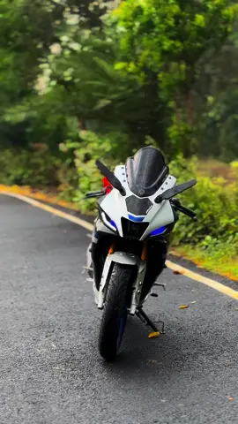 sapna dekhte raho 😌#tiktok #everyone #r15m #foryou #highlight #bike 