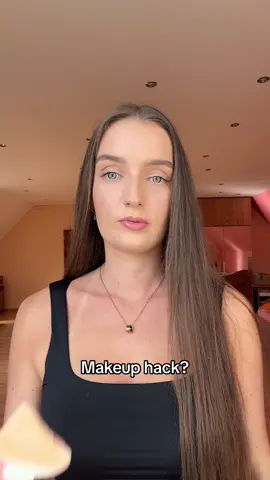 Powder puff lifehack☁️ #makeuplifehack #makeuphack #powderpuff #girllifehacks #makeuphacks #bakingpowder #rollercoaster #magictrick 