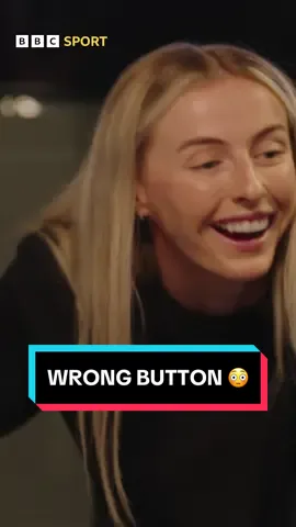 You’ve done him there @gregjames 😂😂 #ChloeKelly #WSL #WomensFootball #Football #Radio1 #DJ 