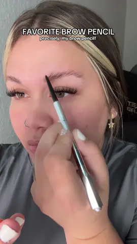 ✨favorite brow pencil! @Benefit Cosmetics  precisely, my brow pencil waterproof eyebrow definer. color : 4  #foryou #makeup #parati #maquillaje #benefitcosmetics 
