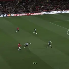 Young Ronaldo's skills  ☠️🔥 #cristianoronaldo #skills  #ronaldo #cristiano #Edit #2008 #viraliza #srgxcr7 #Viral 