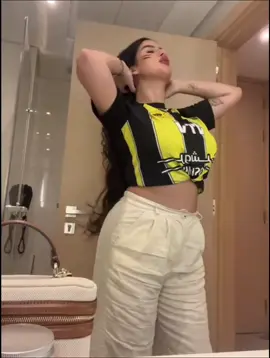 😂😂😂 المشجعة الاتحادية المزة model maryam طلعت لاسعة اكثر من صوص🤦‍♀️#يمشي_كدا_كدا🔥🐅🔥🐅🐅 #مدرج_جدة_الشهير #مدرج_الاتحاد #عميد_النوادي💛🖤 #جدة_كدا_اتي_وبحر #المونديالي #جمهور_الذهب #محمد_نور #مدرج_الذهب #فخر_جدة💛🖤  #كبير_اسيا💛🖤 #العميد🔥💛 #منصور_البلوي #جمهور_الاتحاد #نادي_الاتحاد_السعودي 